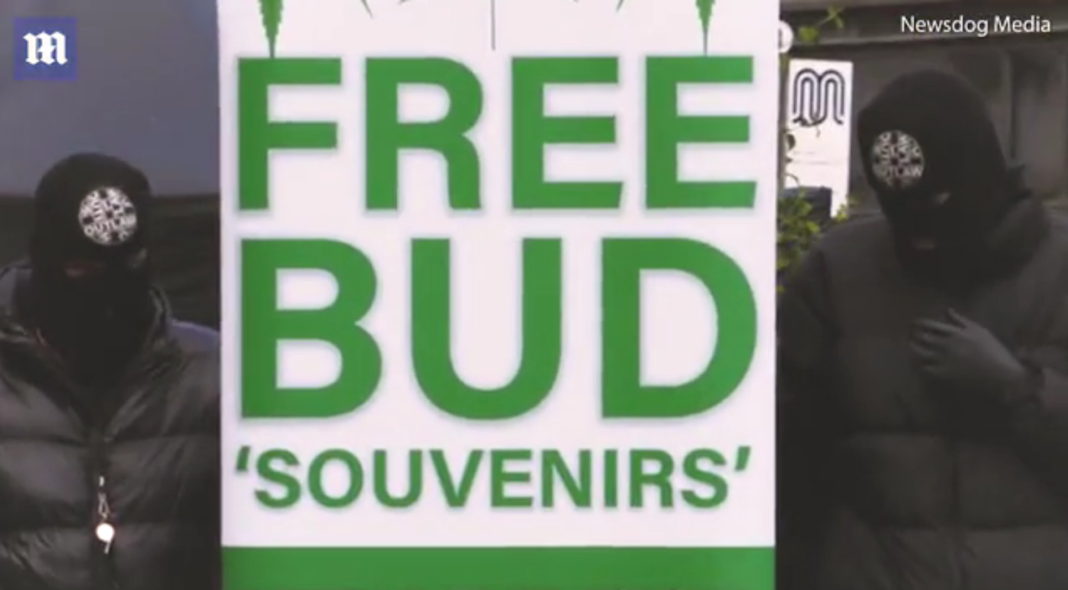 Royaume-Uni : un héros masqué distribue gratuitement du cannabis et du papier hygiénique